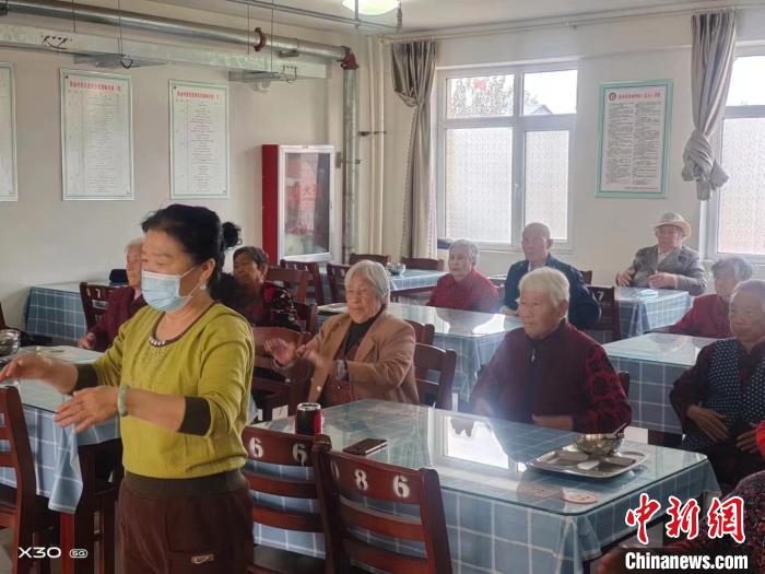 (资料图)山东淄博从“一餐热饭”破题养老服务“最后一公里”。　受访者供图